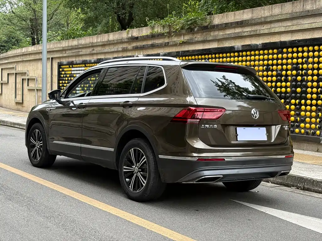 Volkswagen Tiguan L 2018 — фото 17