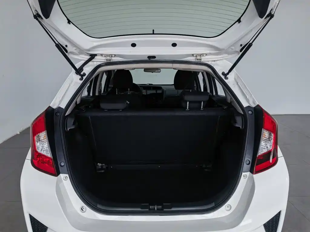 Honda Fit 2016 — фото 16