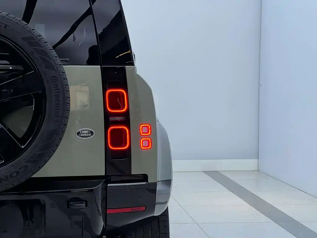 Land Rover Defender 2025 — фото 6