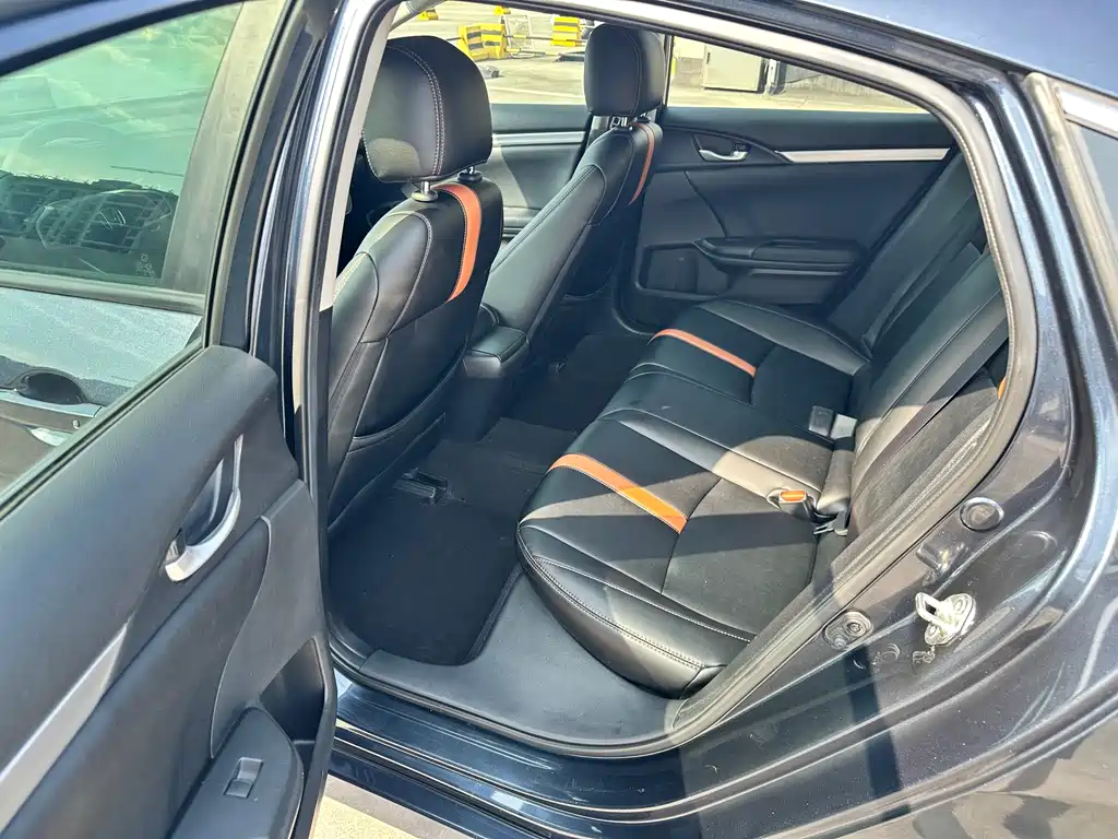 Honda Civic 2017 — фото 13