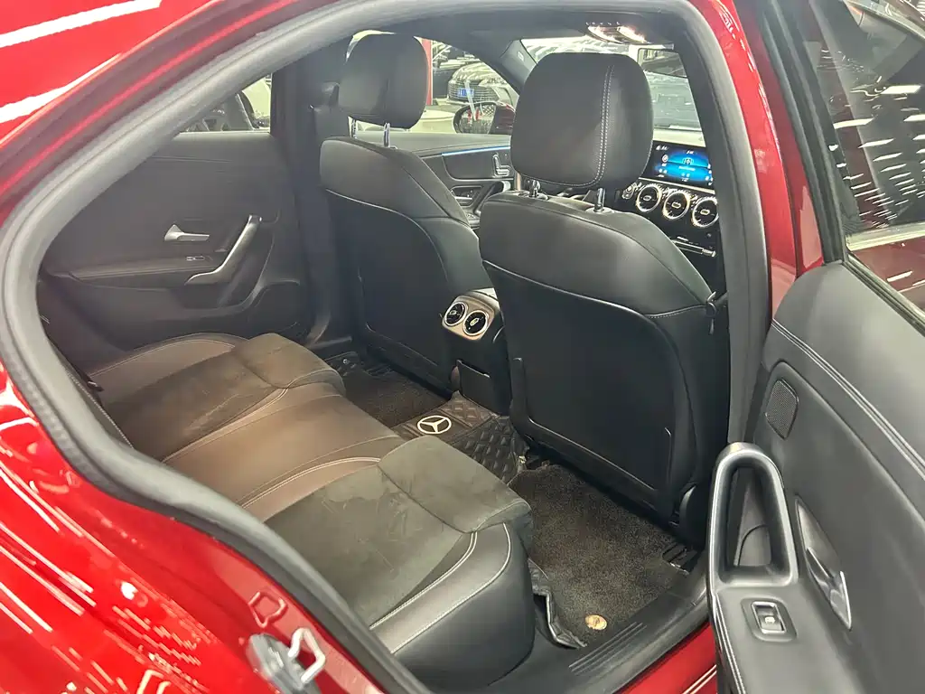 Mercedes-Benz A-Class 2019 — фото 11