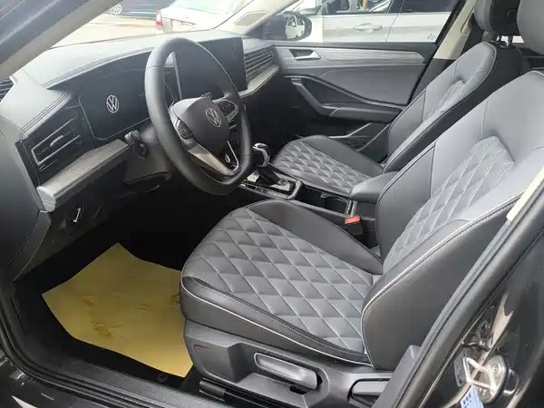 Volkswagen Sagitar 2024