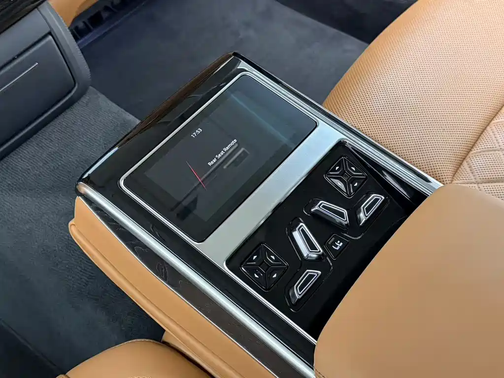 Audi A8 2023 — фото 13