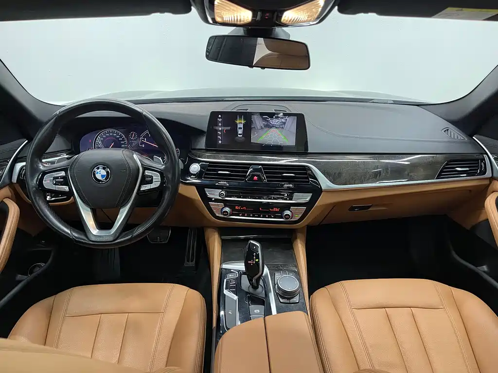 BMW 5 Series 2018 — фото 7
