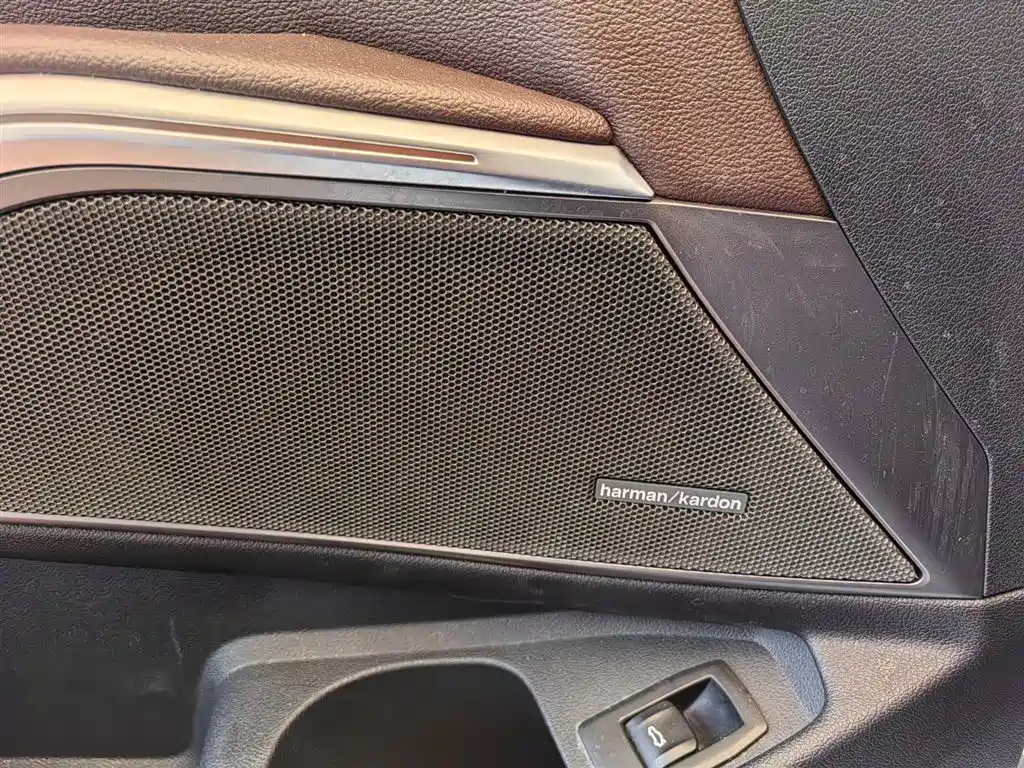 BMW 3 Series 2022 — фото 12
