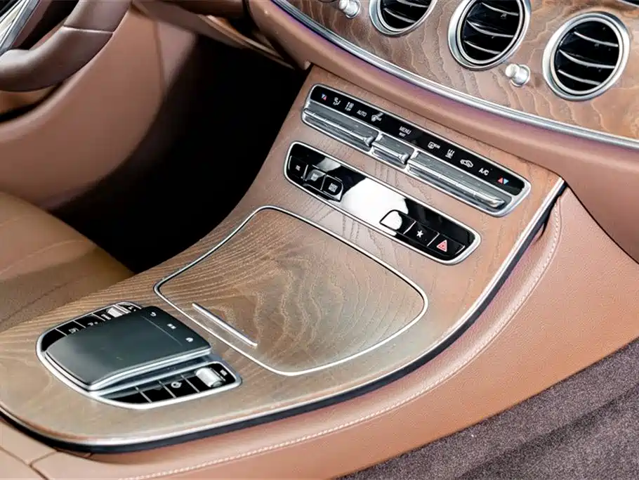 Mercedes-Benz E-Class New Energy 2021 — фото 19