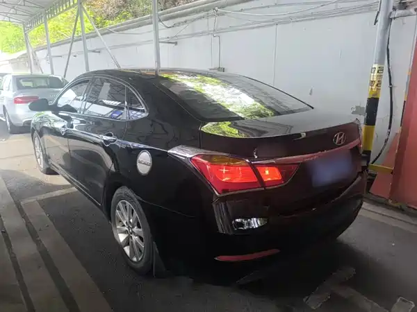 Hyundai Mistra 2014
