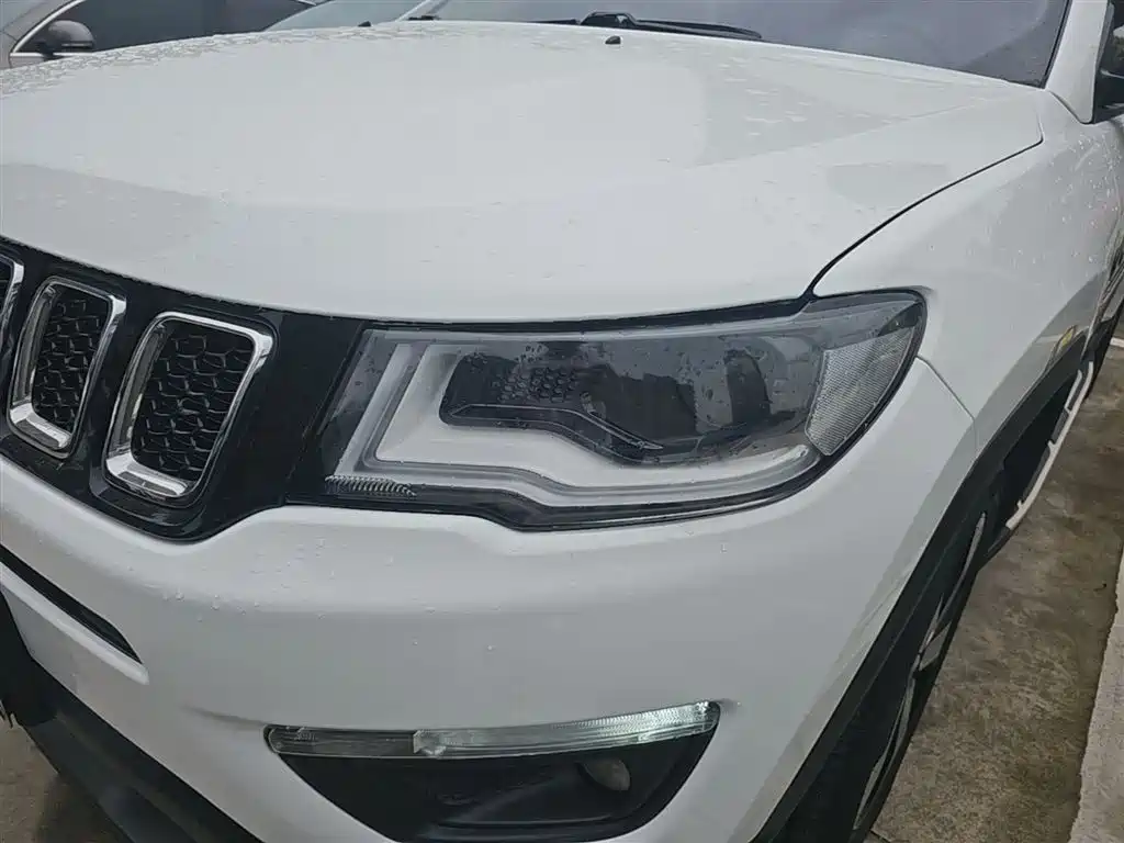 Jeep Compass 2018 — фото 24