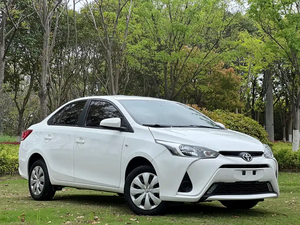 Toyota Yaris L 2019 — фото 14