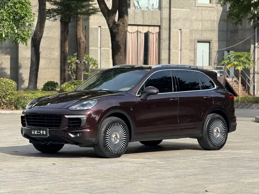 Porsche Cayenne 2015 — фото 1