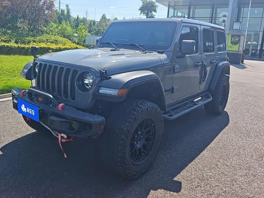 Jeep Wrangler 2023 — фото 1