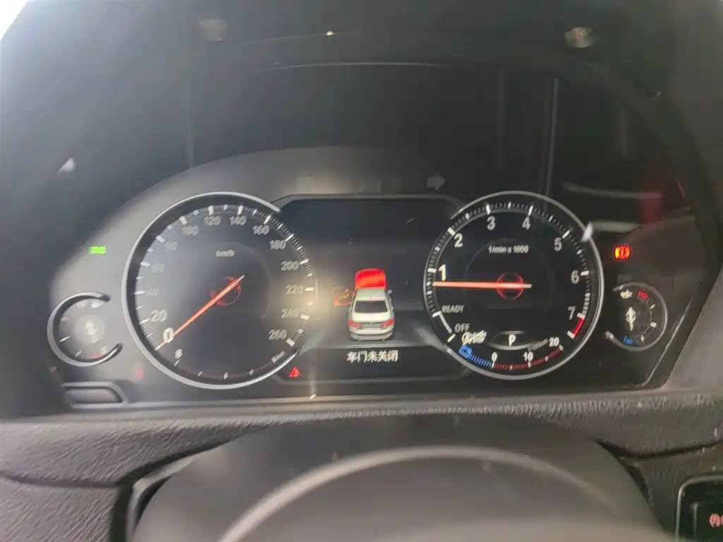 BMW 3 Series 2018 — фото 12