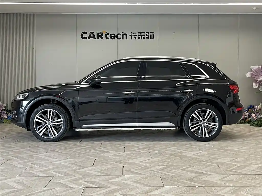 Audi Q5L 2021 — фото 8