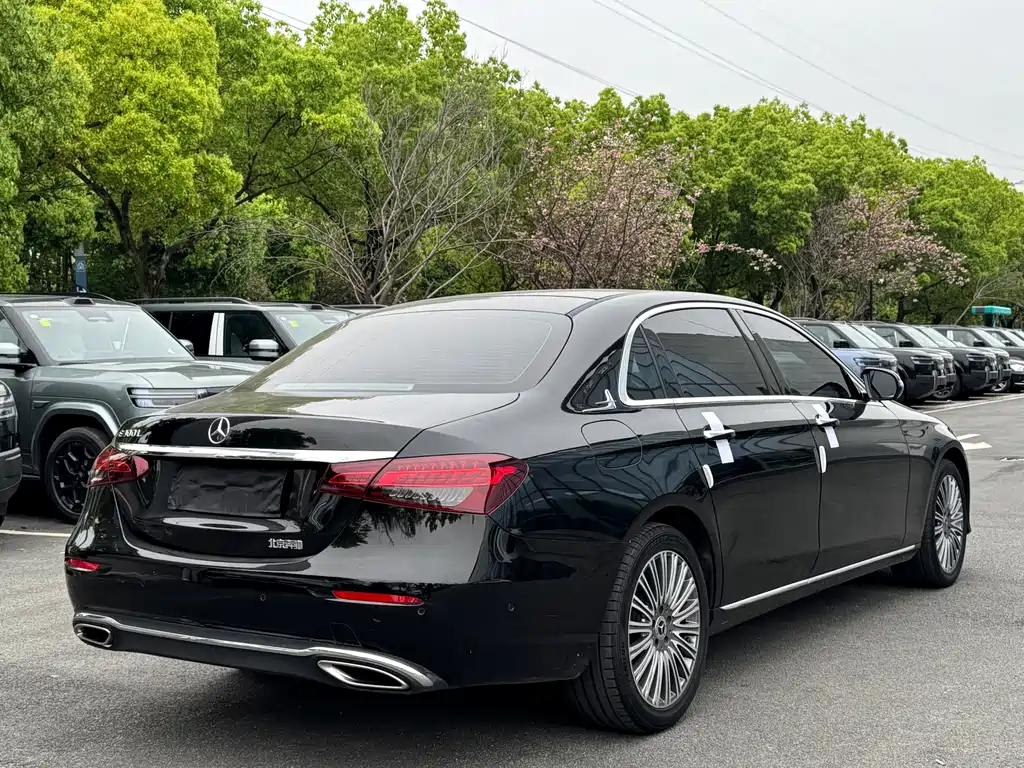 Mercedes-Benz E-Class 2023 — фото 20