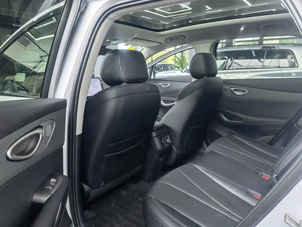 BYD Sealion 05 EV 2025 — фото 10