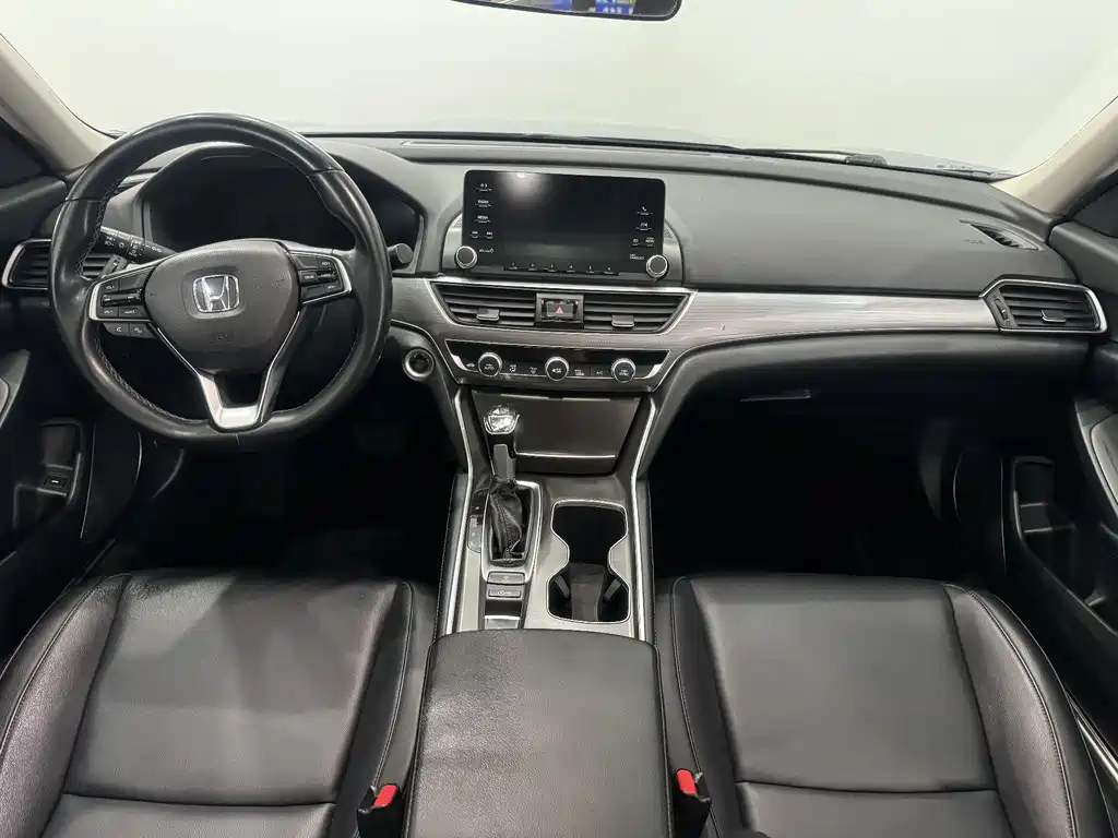Honda Accord 2018 — фото 12