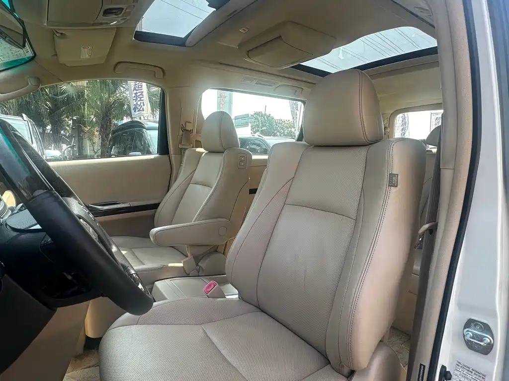 Toyota Alphard 2012 — фото 11