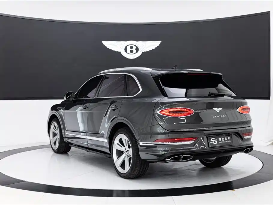 Bentley Bentayga 2022 — фото 6