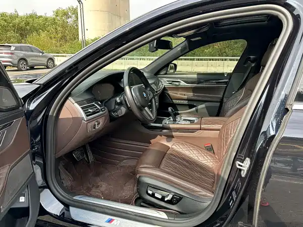 BMW 7 Series 2021