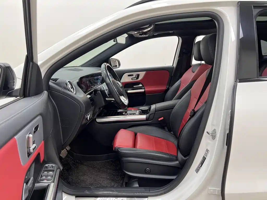 Mercedes-Benz GLA AMG 2022 — фото 16