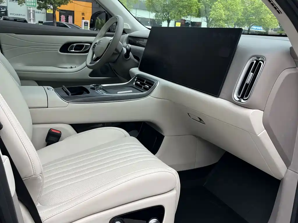 Geely Galaxy M9 2025 — фото 16