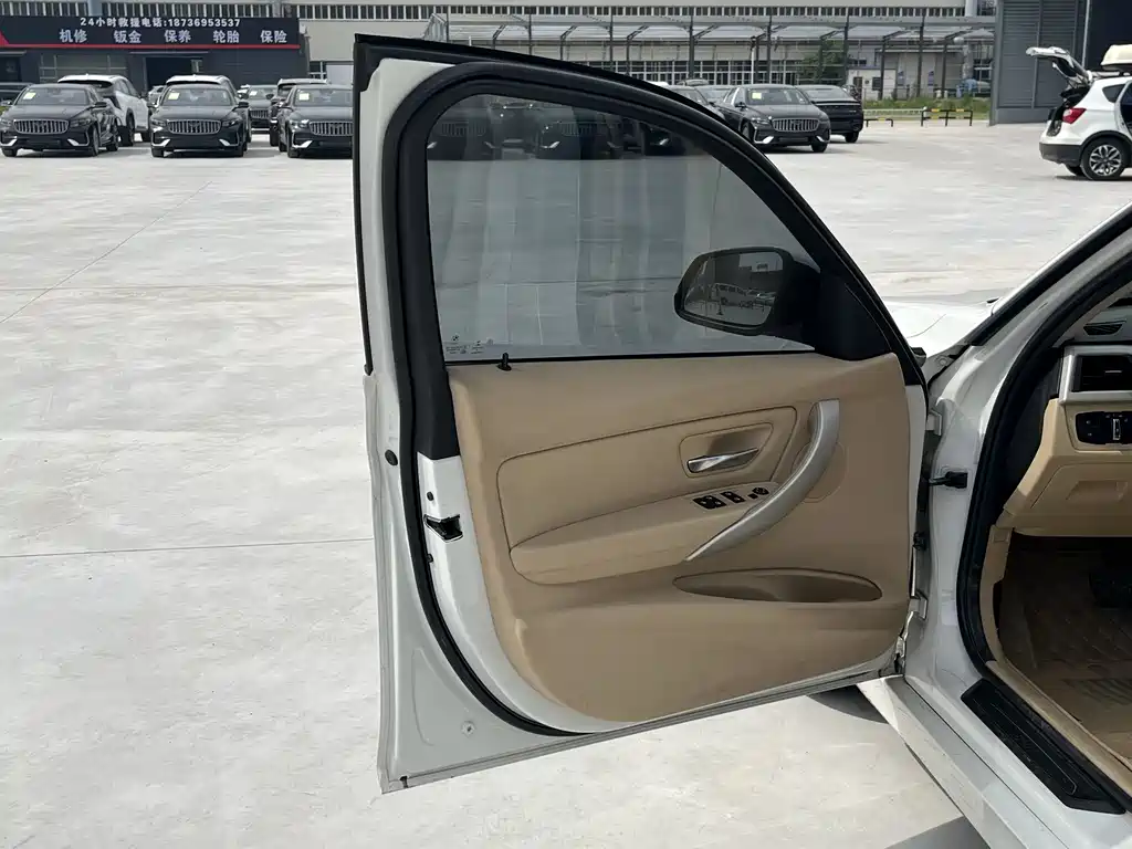 BMW 3 Series 2015 — фото 16
