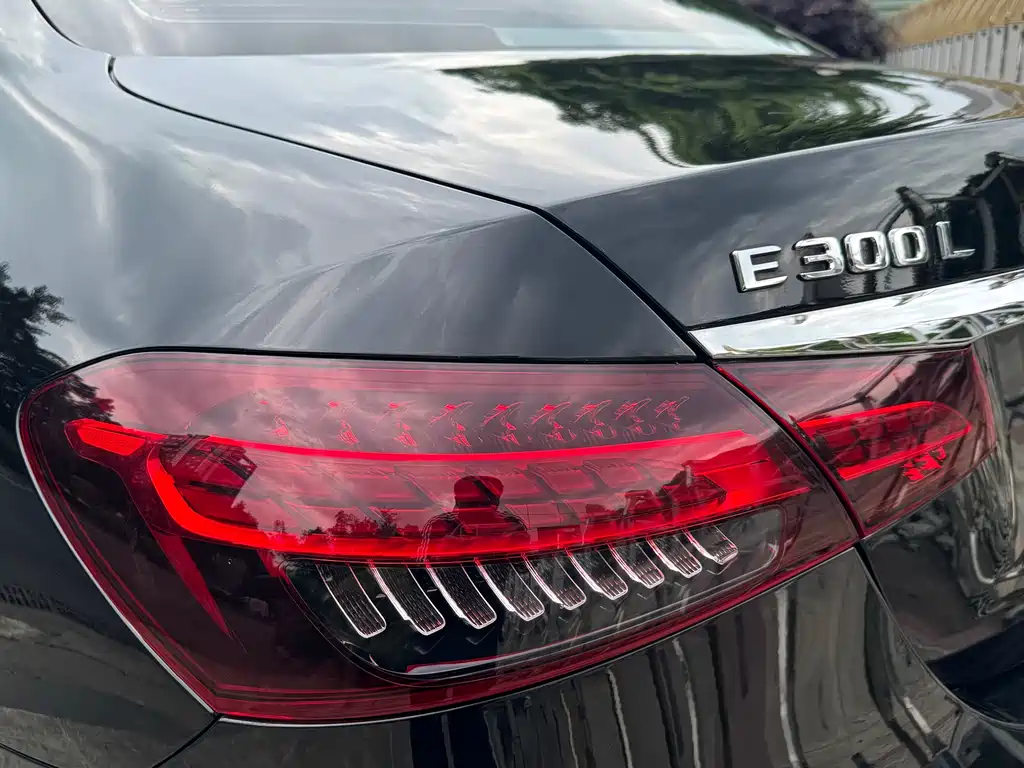 Mercedes-Benz E-Class 2023 — фото 4