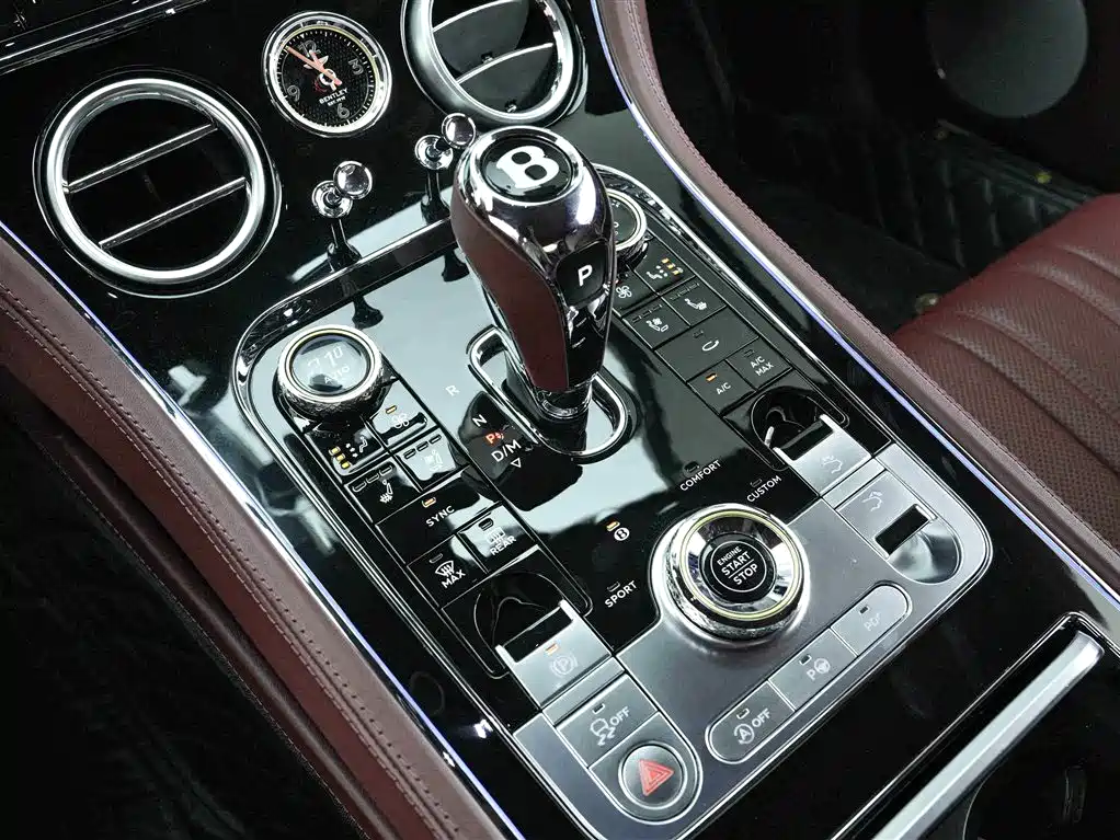 Bentley Continental 2023 — фото 15