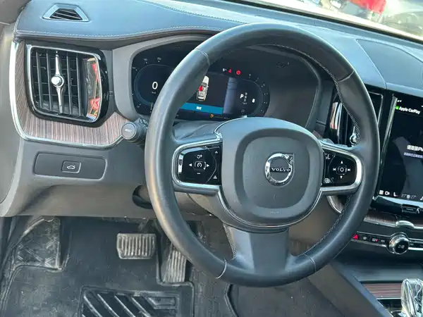 Volvo XC60 2023