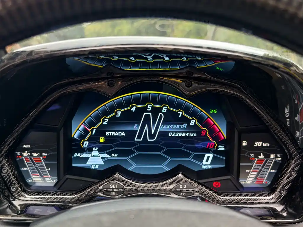 Lamborghini Aventador 2016 — фото 23