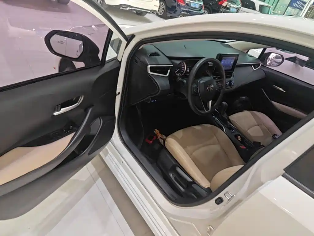 Toyota Corolla 2021 — фото 16