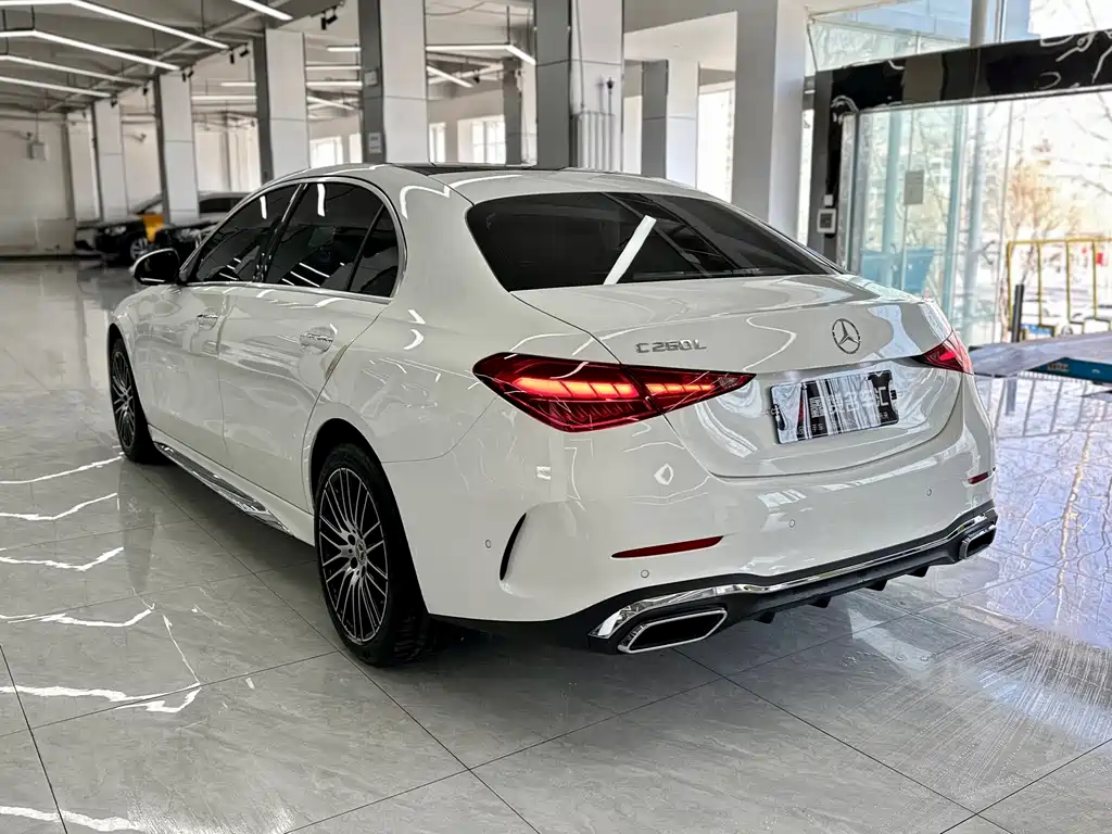 Mercedes-Benz C-Class 2023 — фото 7