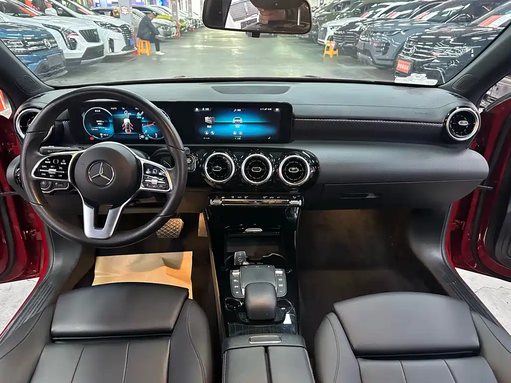 Mercedes-Benz A-Class 2022 — фото 12