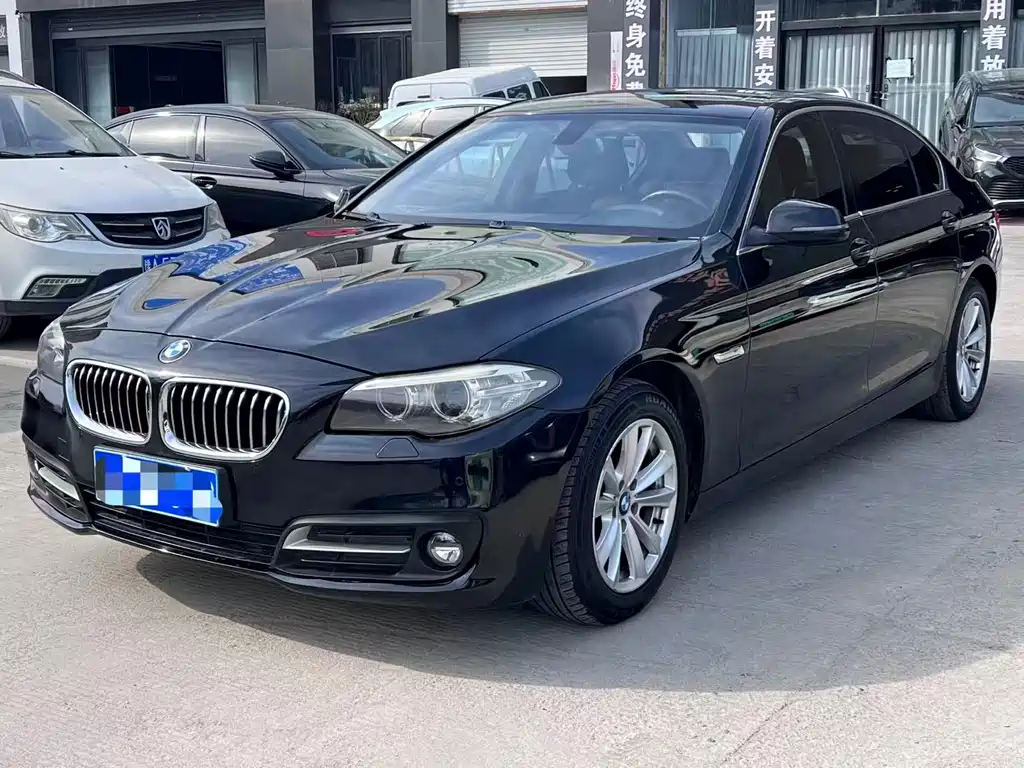 BMW 5 Series 2016 — фото 1