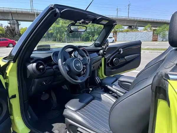 MINI MINI 2023