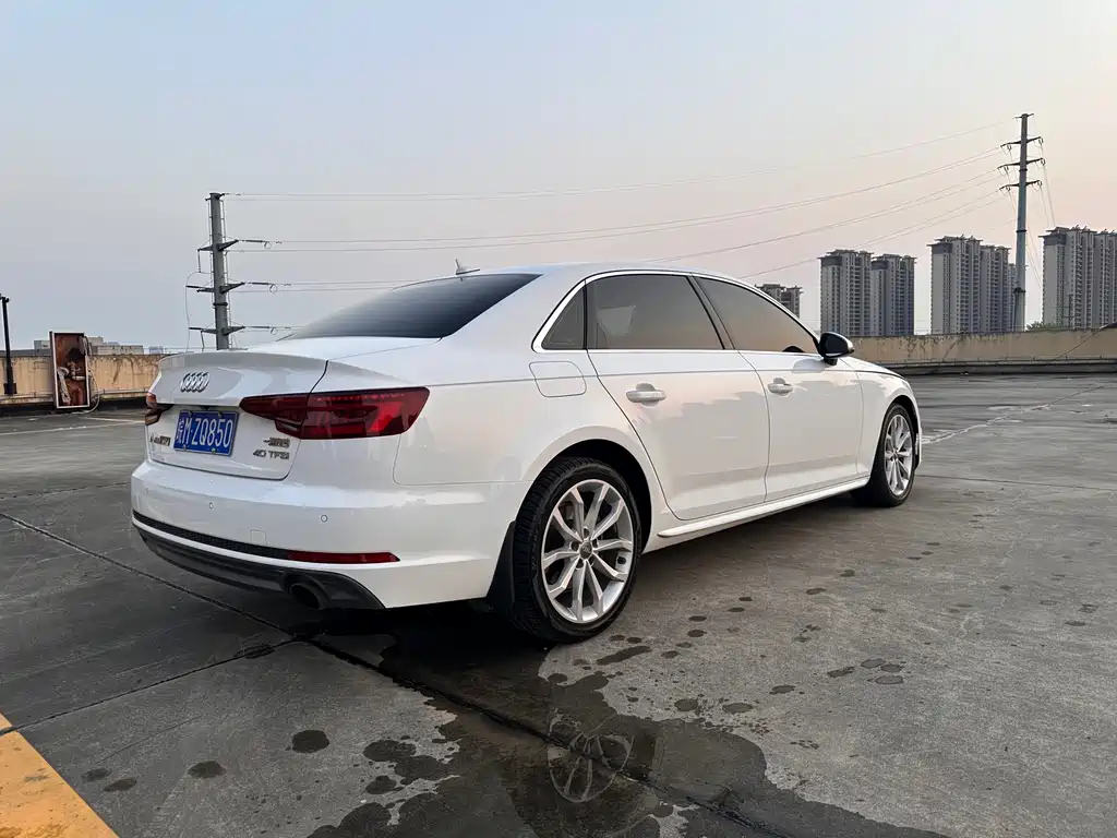 Audi A4L 2018 — фото 10