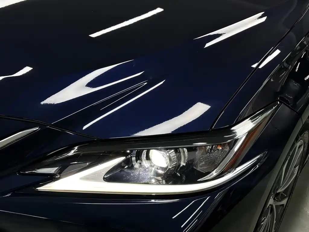 Lexus ES 2023 — фото 15