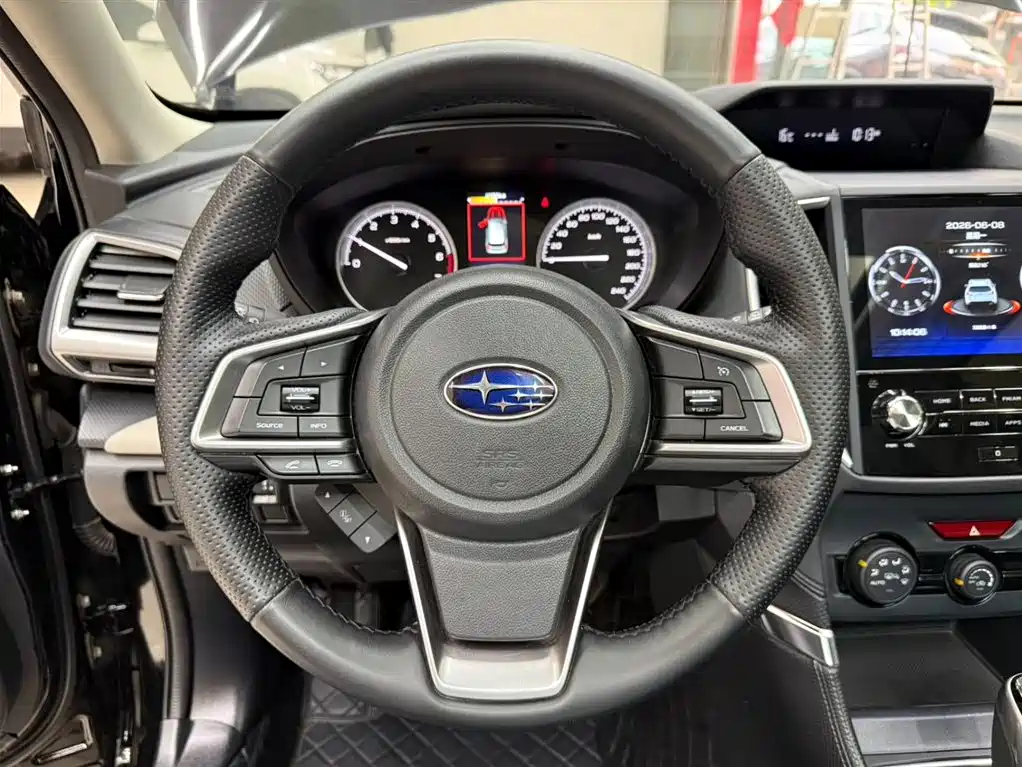 Subaru Forester 2023 — фото 11