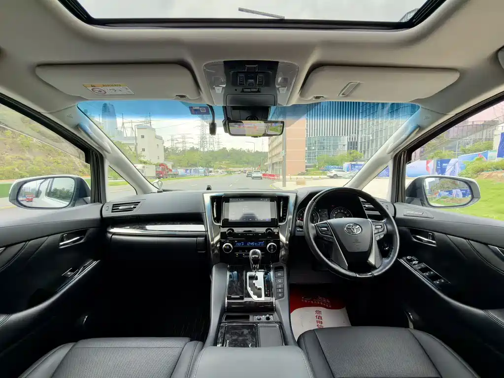 Toyota Alphard 2026 — фото 4