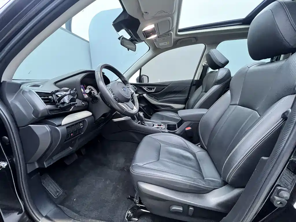 Subaru Forester 2022 — фото 11