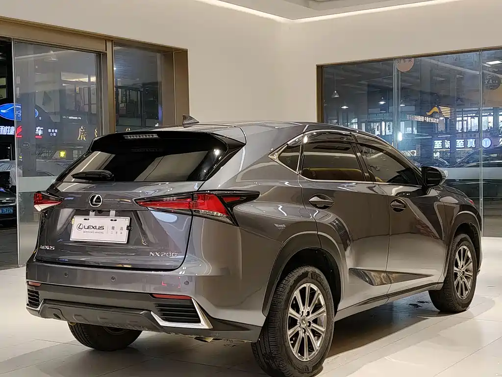 Lexus NX 2019 — фото 6