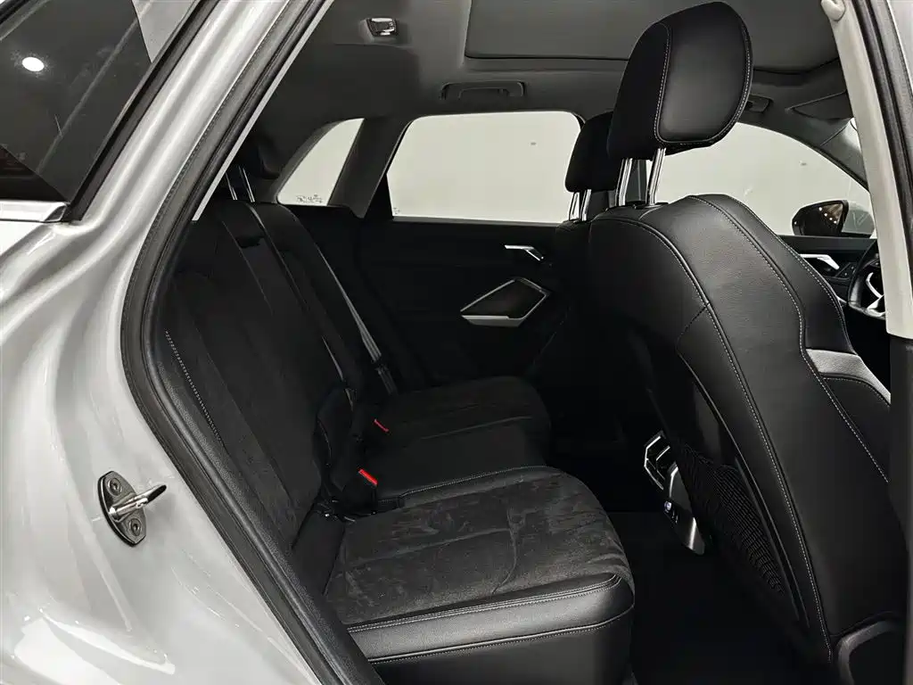 Audi Q3 2022 — фото 16