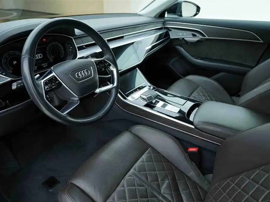 Audi A8 2022 — фото 9