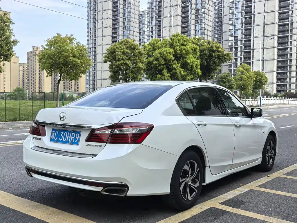 Honda Accord 2018 — фото 4