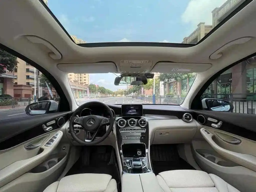 Mercedes-Benz GLC 2016 — фото 13
