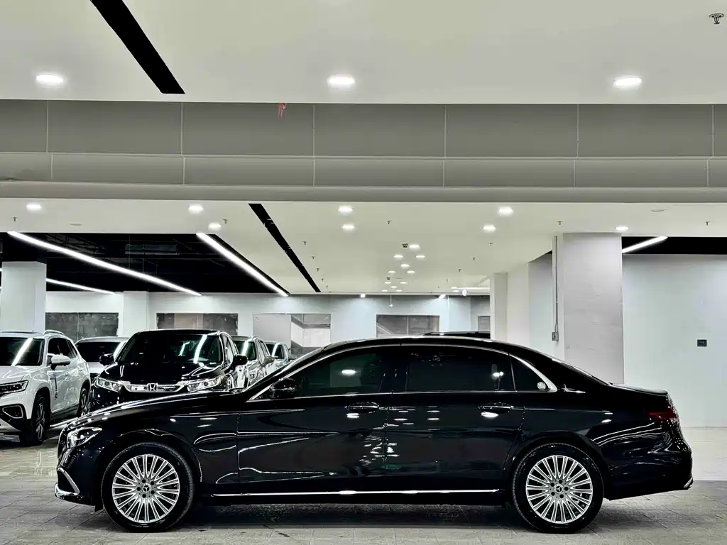 Mercedes-Benz E-Class 2021 — фото 15