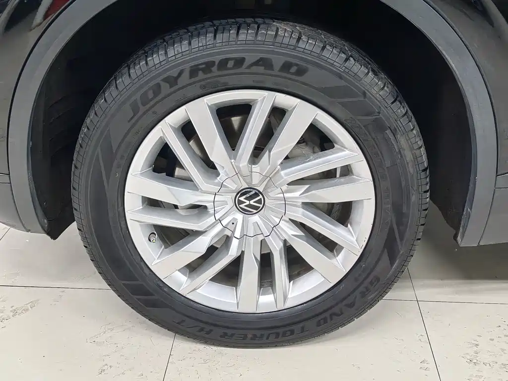 Volkswagen Touareg 2021 — фото 14