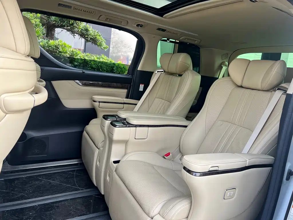 Toyota Alphard 2021 — фото 3