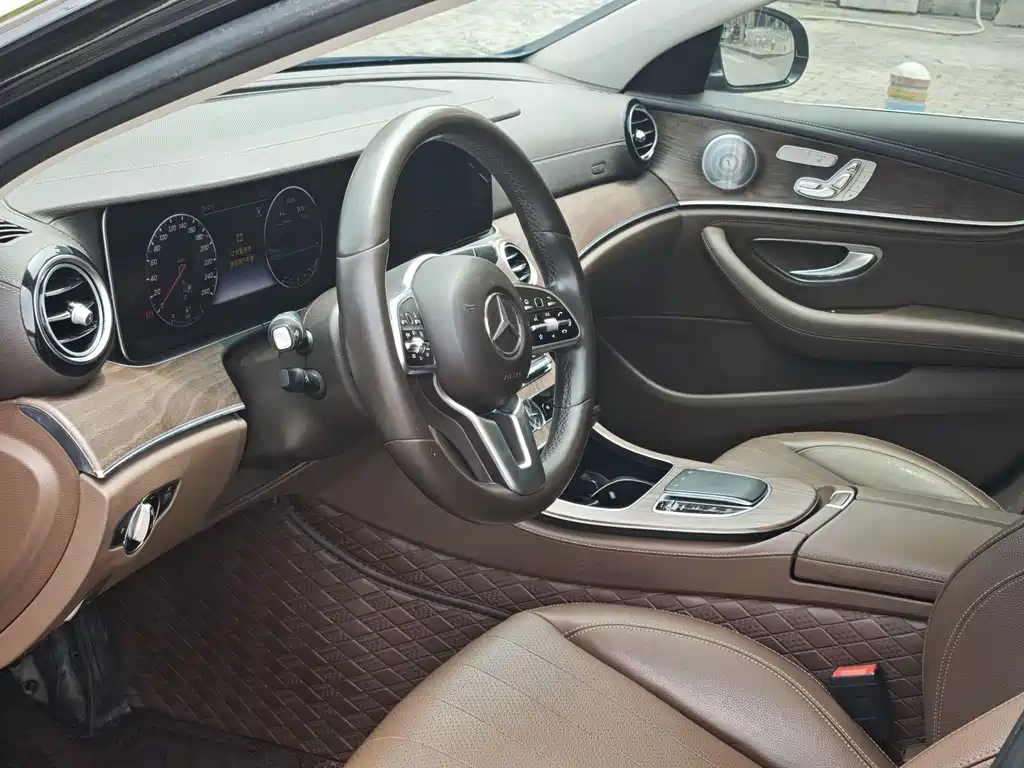 Mercedes-Benz E-Class 2019 — фото 8
