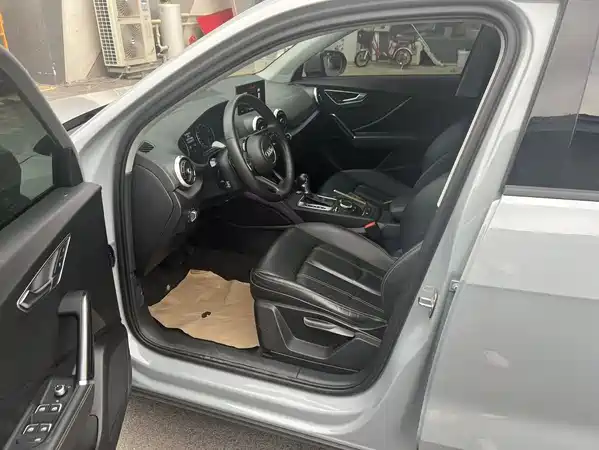 Audi Q2L 2023